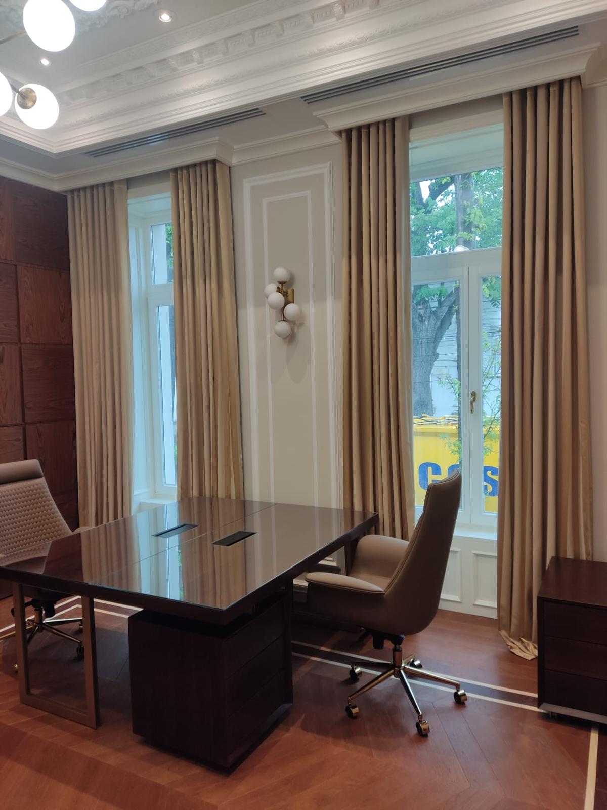 Perdele și draperii pentru HoReCa și birouri Regal Decor